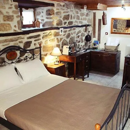 Aristotelis Traditional Hotel *