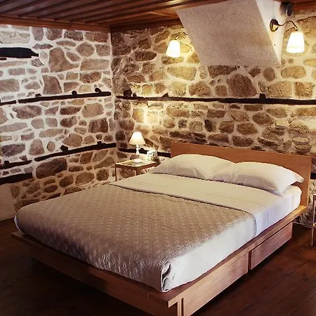 Aristotelis Traditional * Arnaia