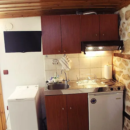 Aristotelis Traditional Arnaia